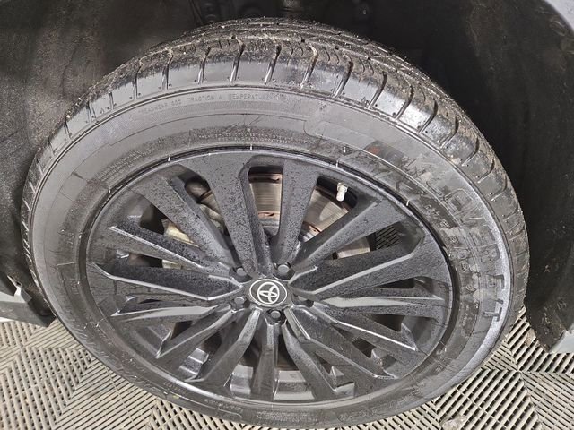 Used 2024 Toyota Highlander XSE image 11