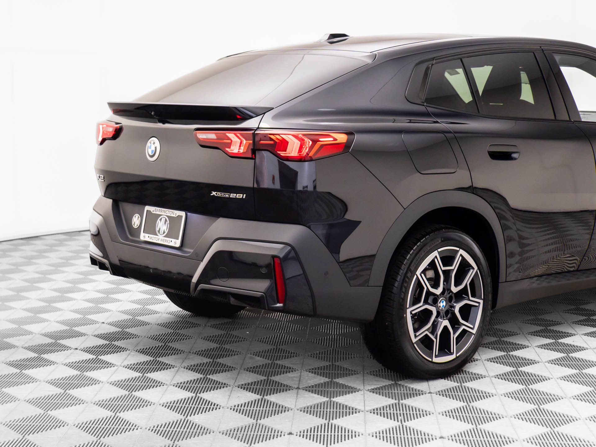 Certified 2025 BMW X2 xDrive28i w/ Premium Package image 40