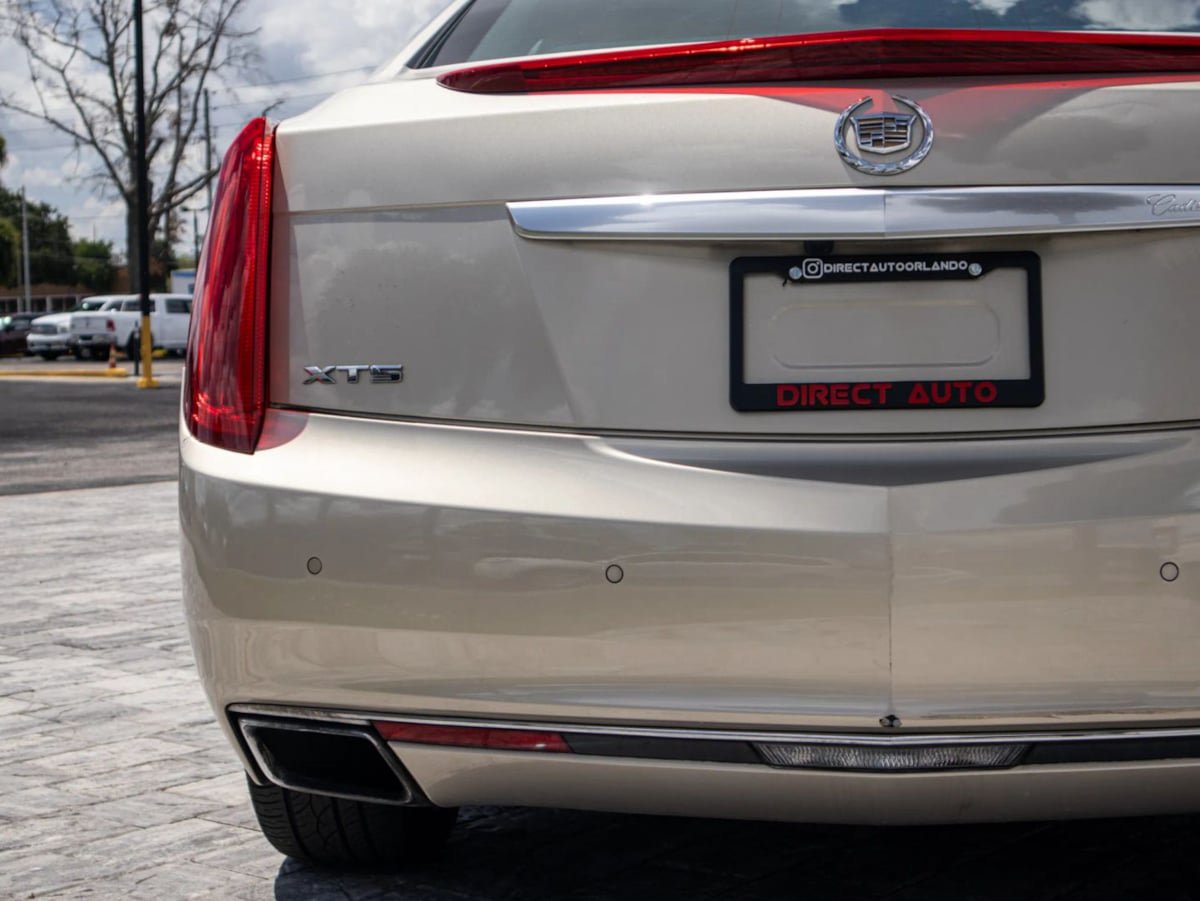 Used 2013 Cadillac XTS Premium FWD image 11