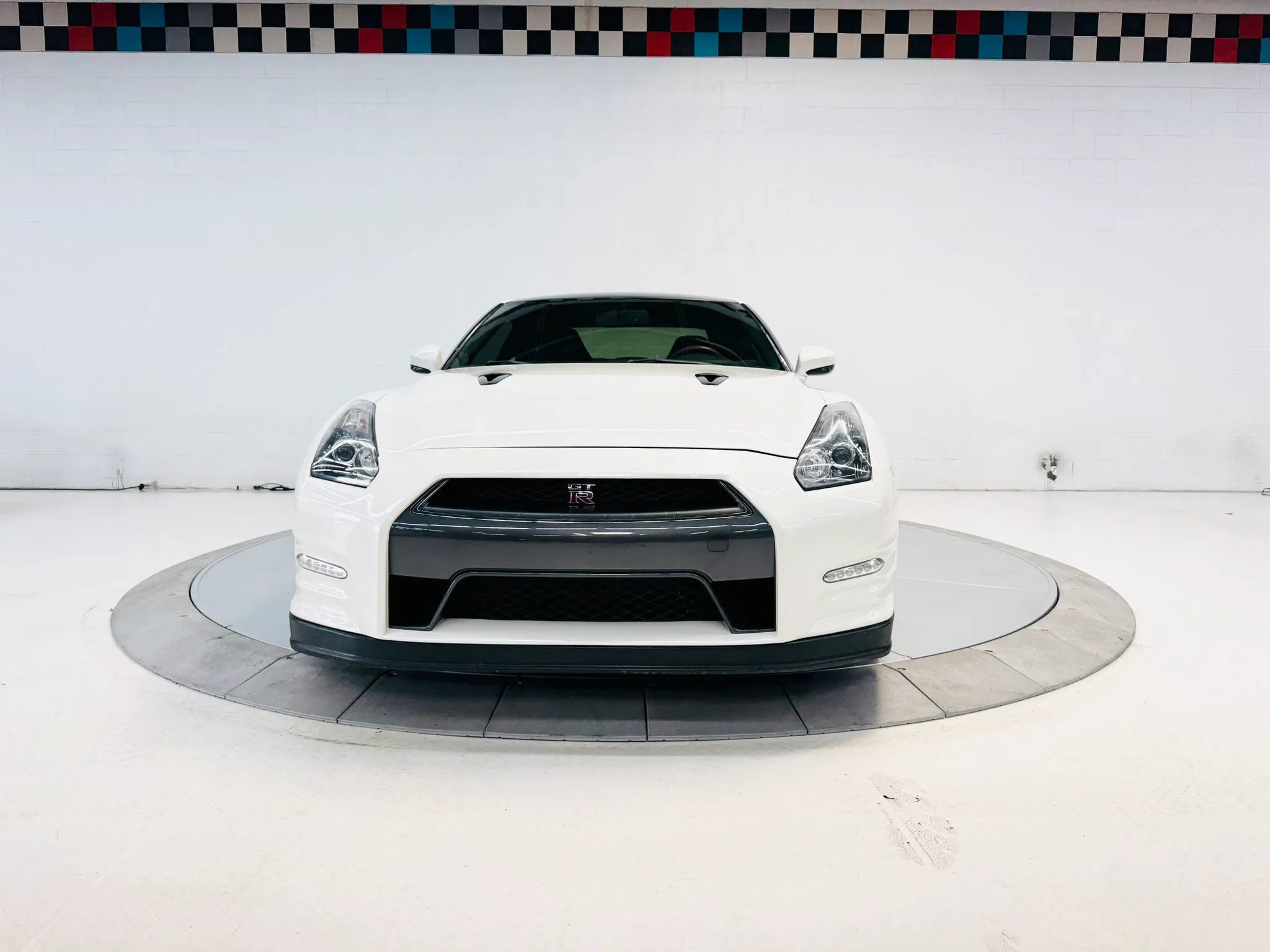 Used 2014 Nissan GT-R Black Edition AWD/4WD image 16
