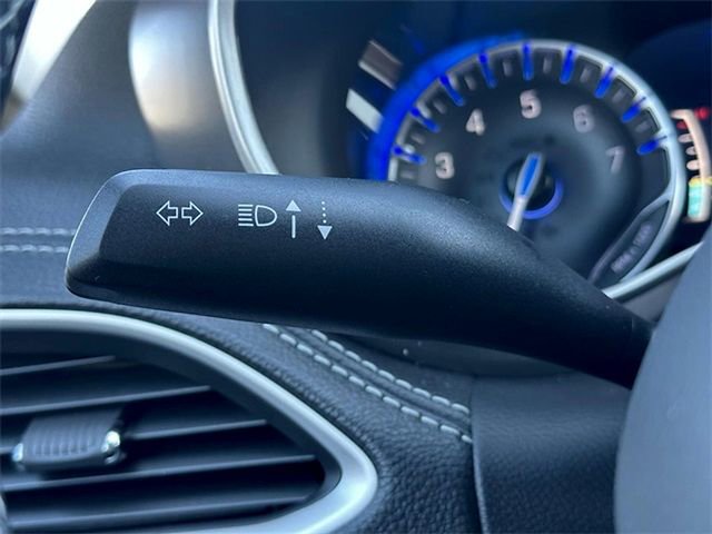 New 2025 Chrysler Pacifica Select image 13