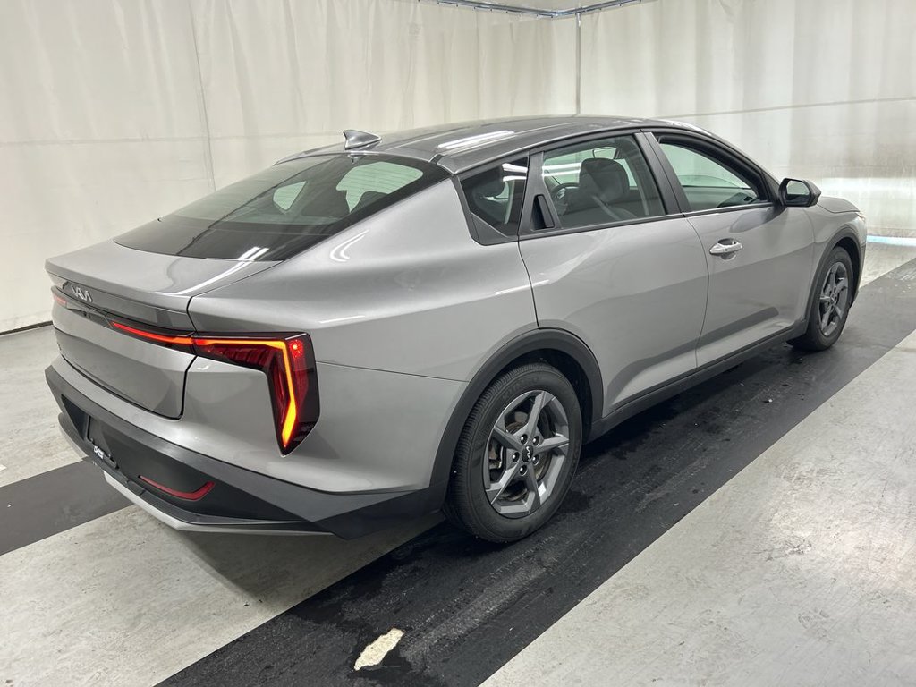 Certified 2025 Kia K4 FWD image 2