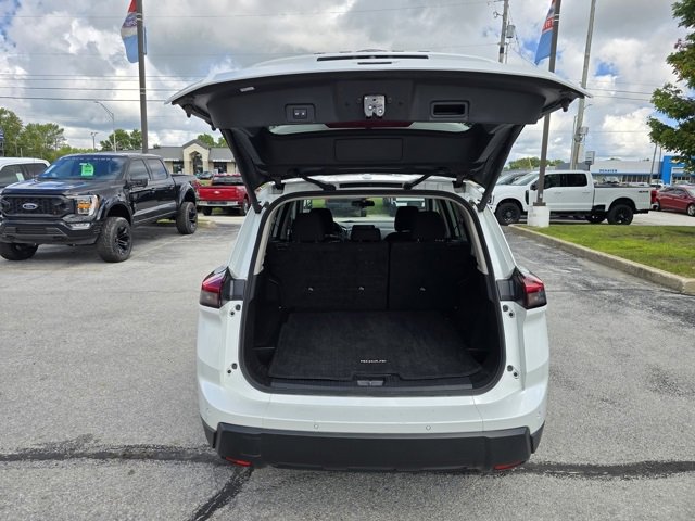 Used 2024 Nissan Rogue SV image 13