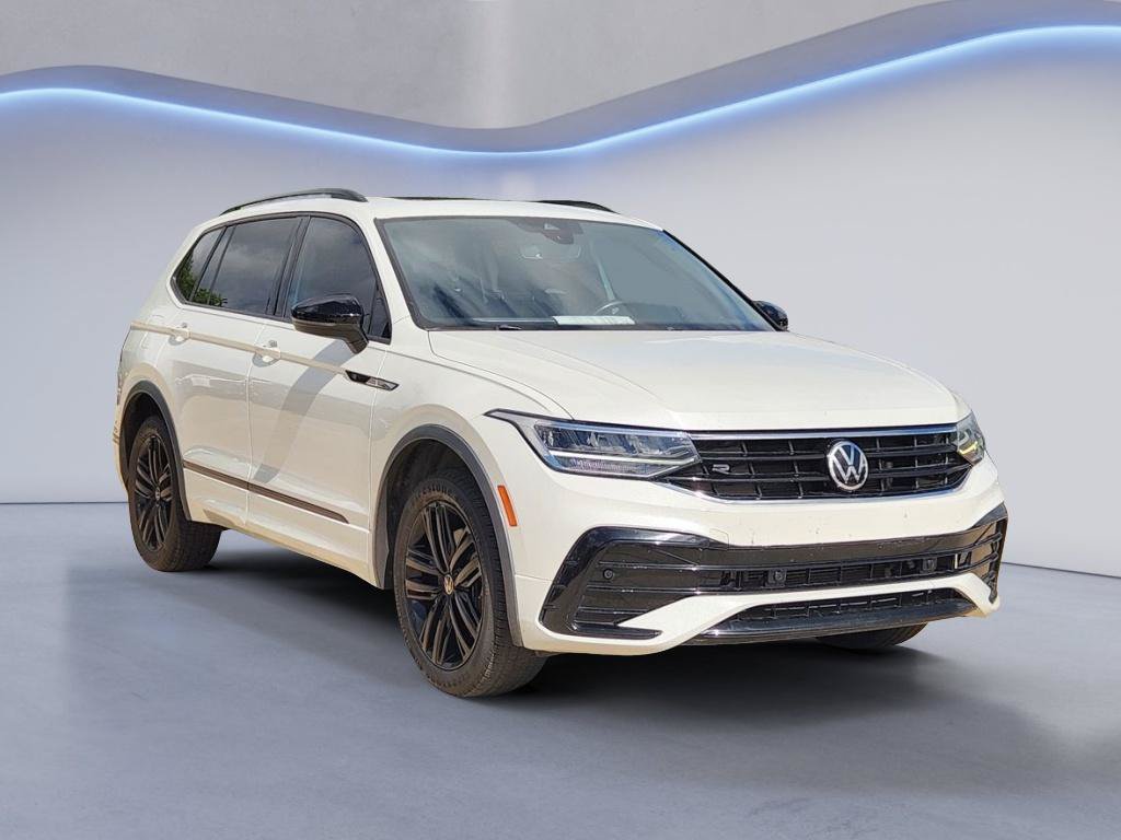 Used 2022 Volkswagen Tiguan SE R-Line FWD image 3