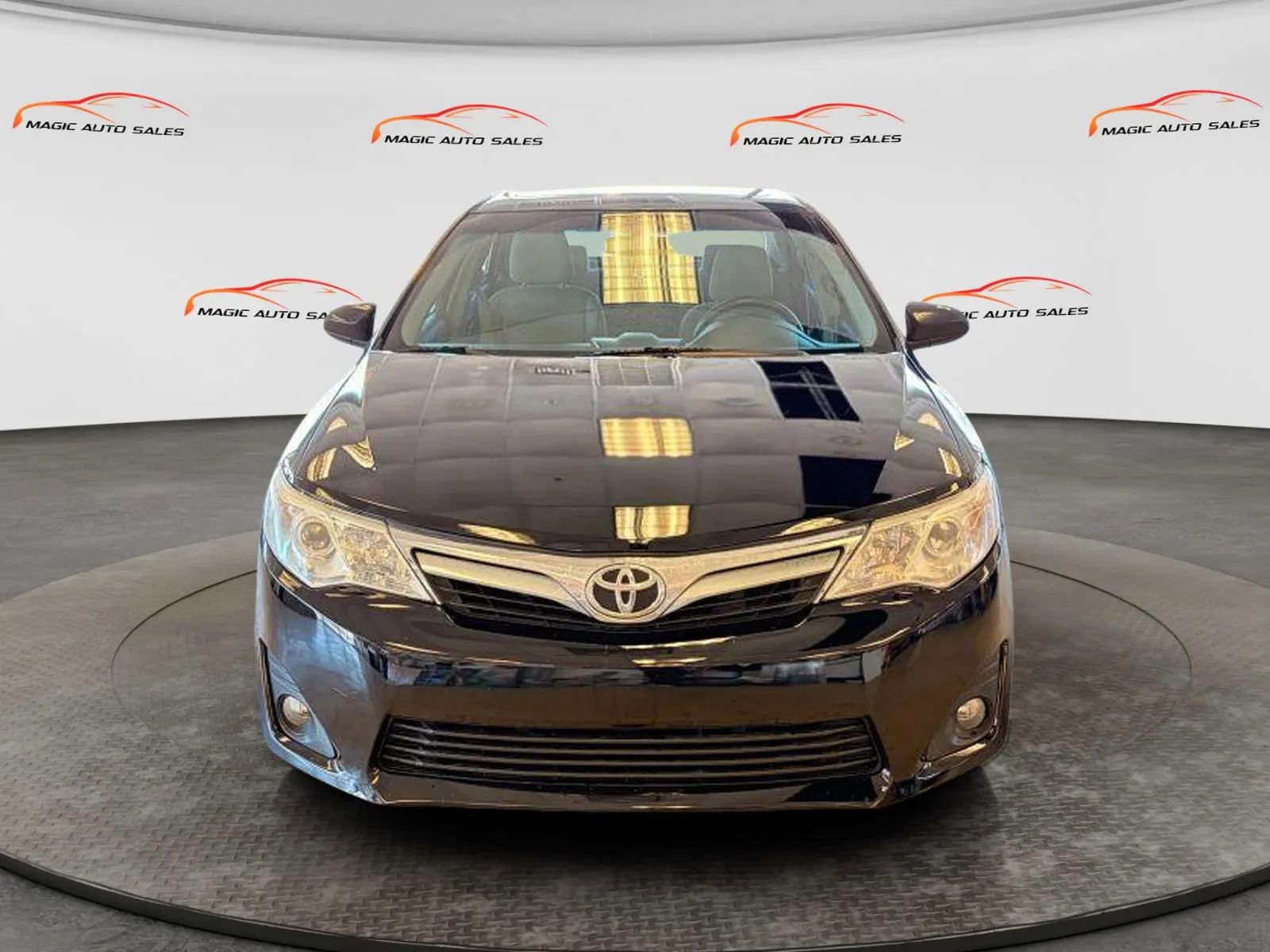 Used 2013 Toyota Camry XLE image 3