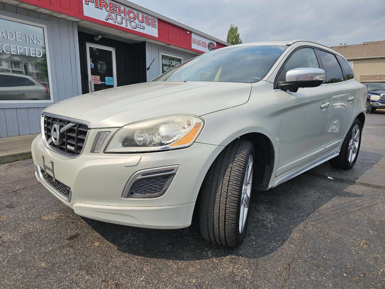 Used 2012 Volvo XC60 T6 R-Design image 2
