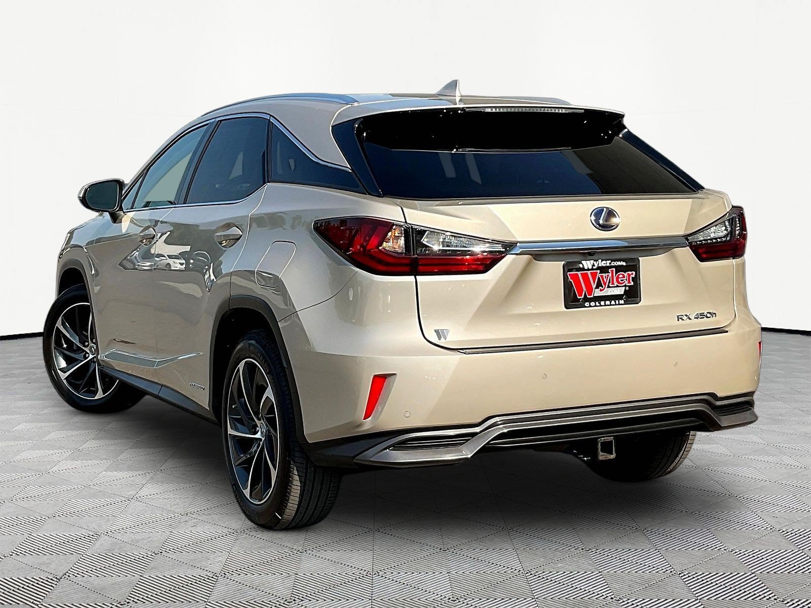 Used 2017 Lexus RX 450h AWD w/ Luxury Package image 4