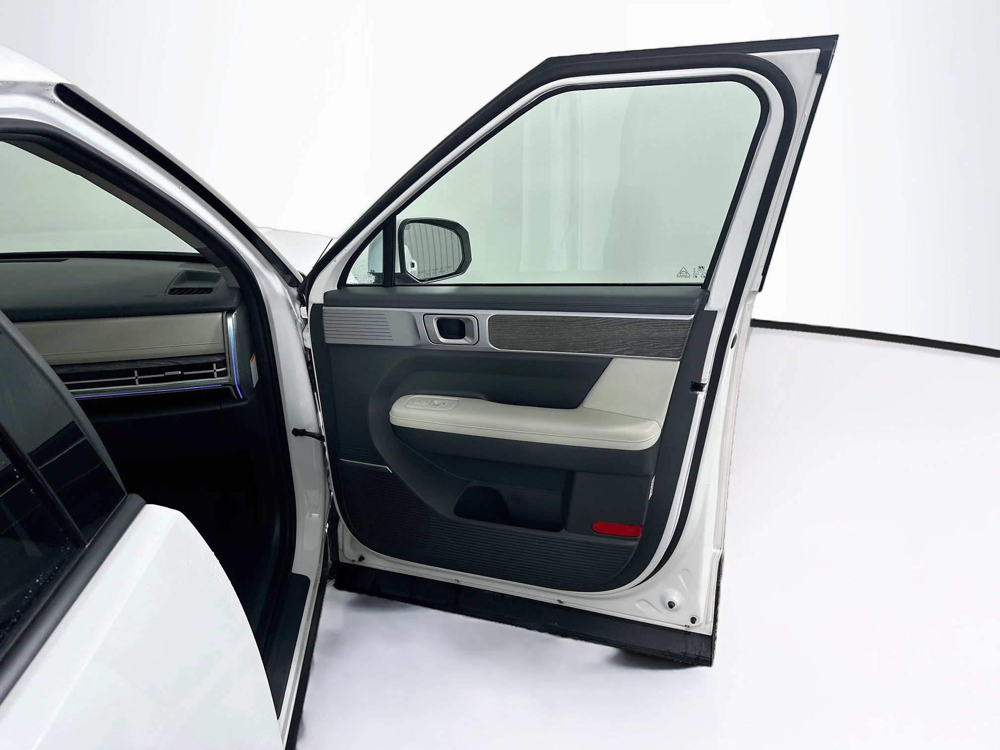 Used 2025 Hyundai Santa Fe Limited FWD image 36