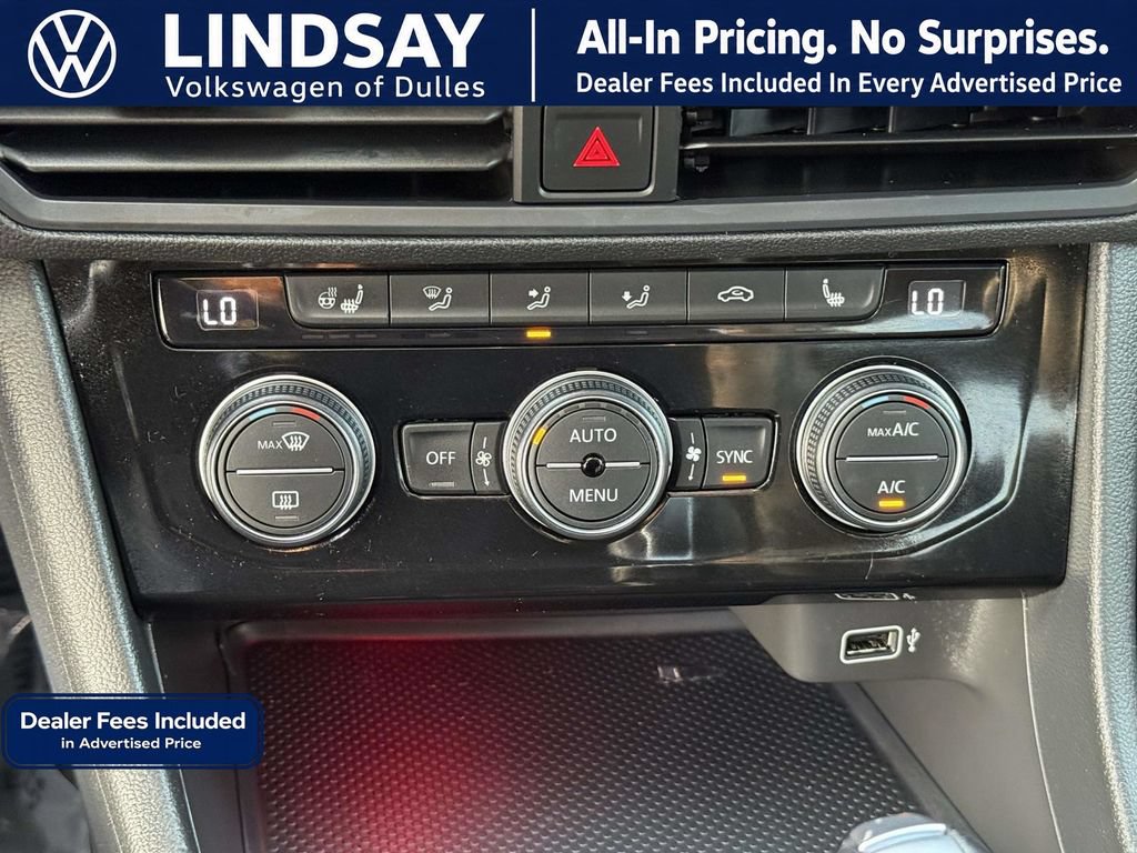 Used 2019 Volkswagen Jetta SEL w/ Cold Weather Package FWD image 18