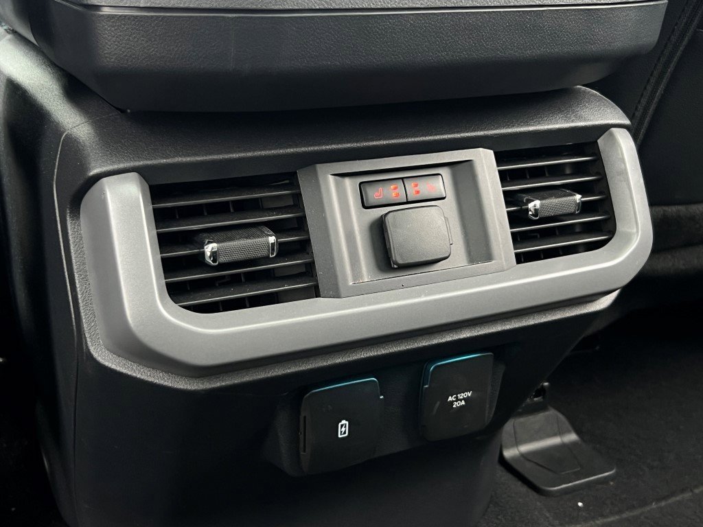 Used 2024 Ford F150 Lightning Lariat image 19