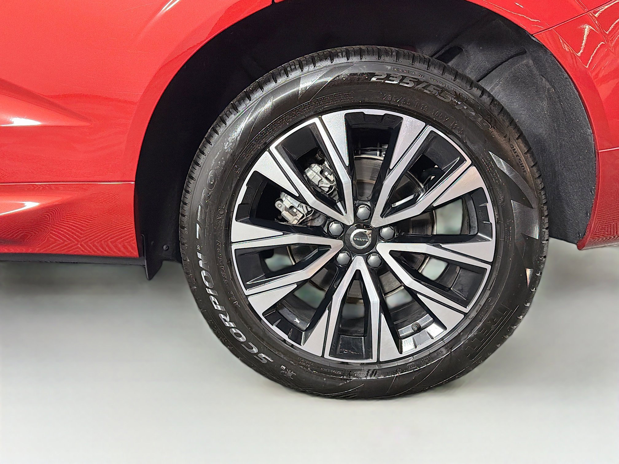 Used 2024 Volvo XC60 B5 Plus w/ Climate Package image 33