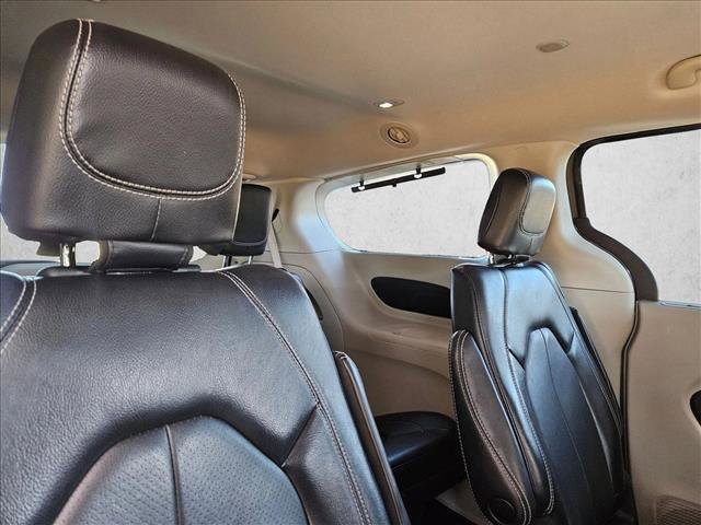 Used 2022 Chrysler Pacifica Touring-L image 22