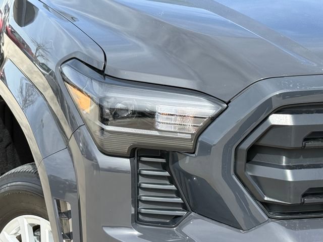 Used 2025 Toyota Tacoma SR5 image 3
