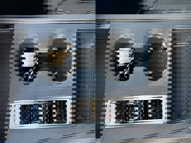 Certified 2025 Volkswagen Atlas Cross Sport SE image 24