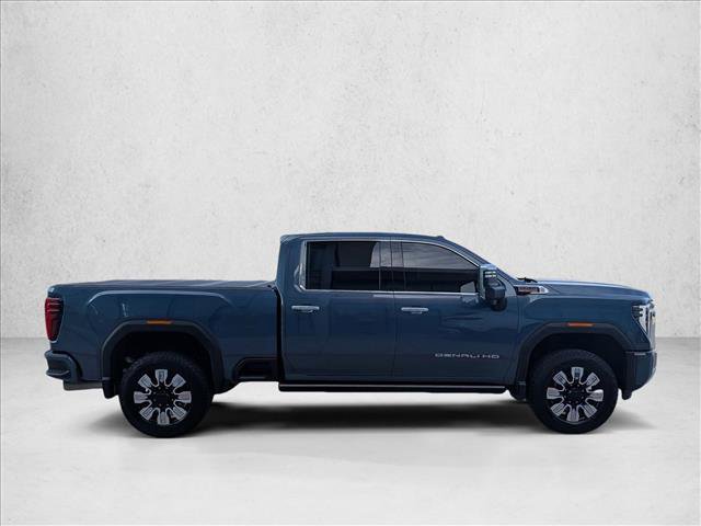 Used 2025 GMC Sierra 3500 Denali w/ Denali Reserve Package image 4