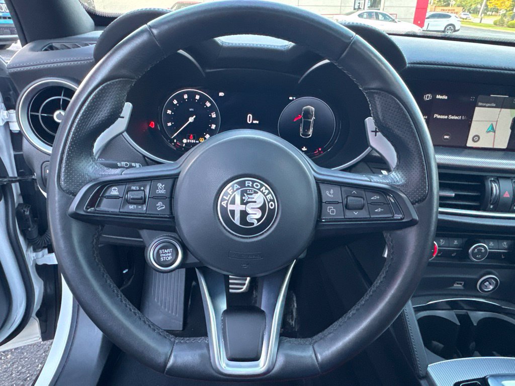 Used 2024 Alfa Romeo Stelvio Veloce AWD/4WD image 35