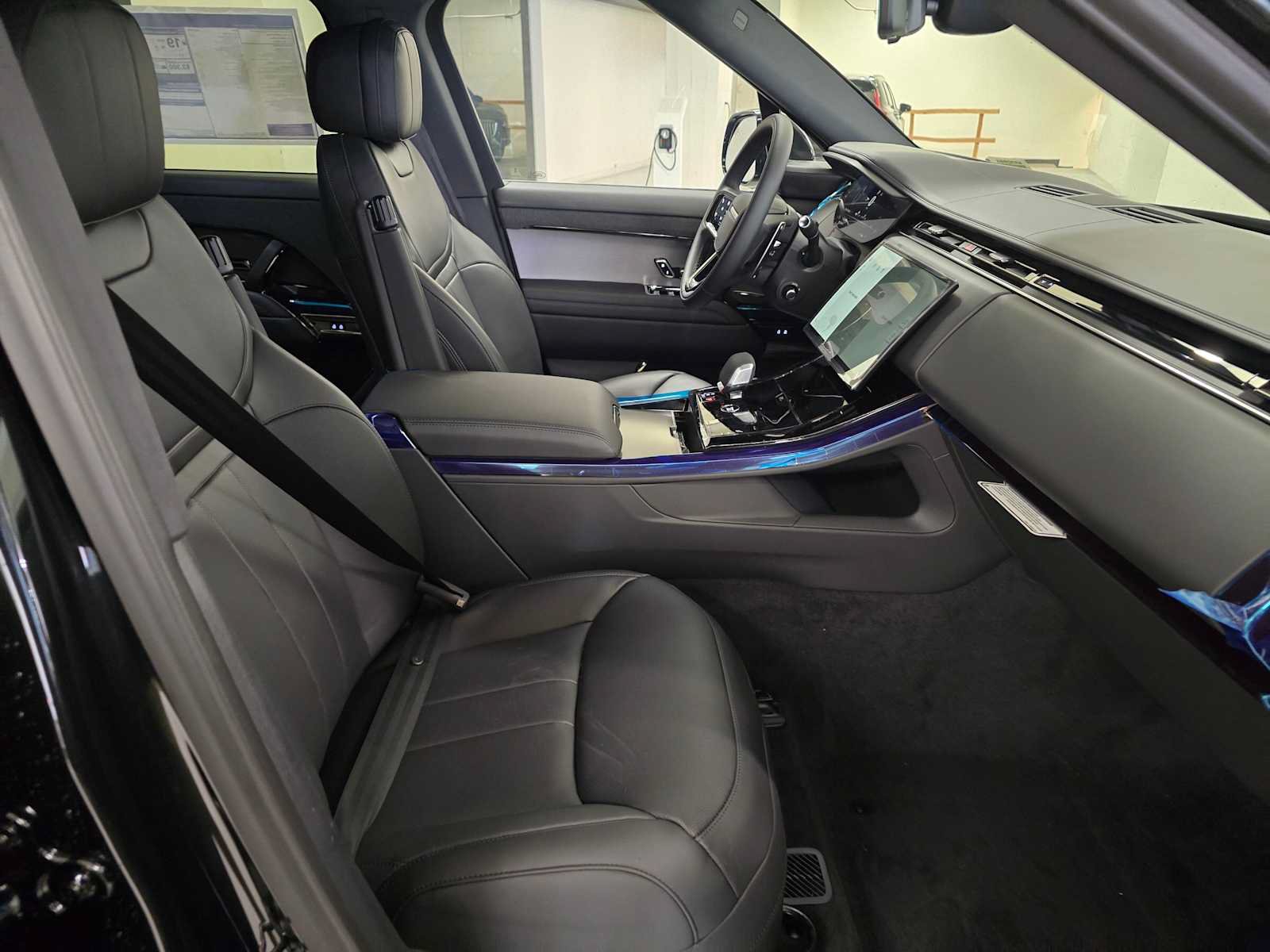 New 2026 Land Rover Range Rover Sport Dynamic SE AWD/4WD image 11