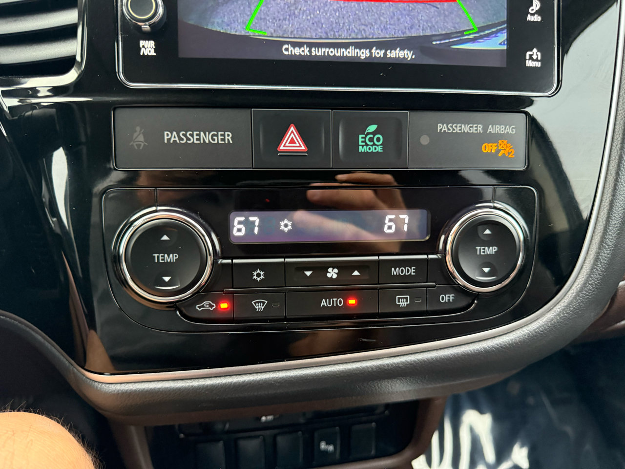 Used 2018 Mitsubishi Outlander SEL image 23