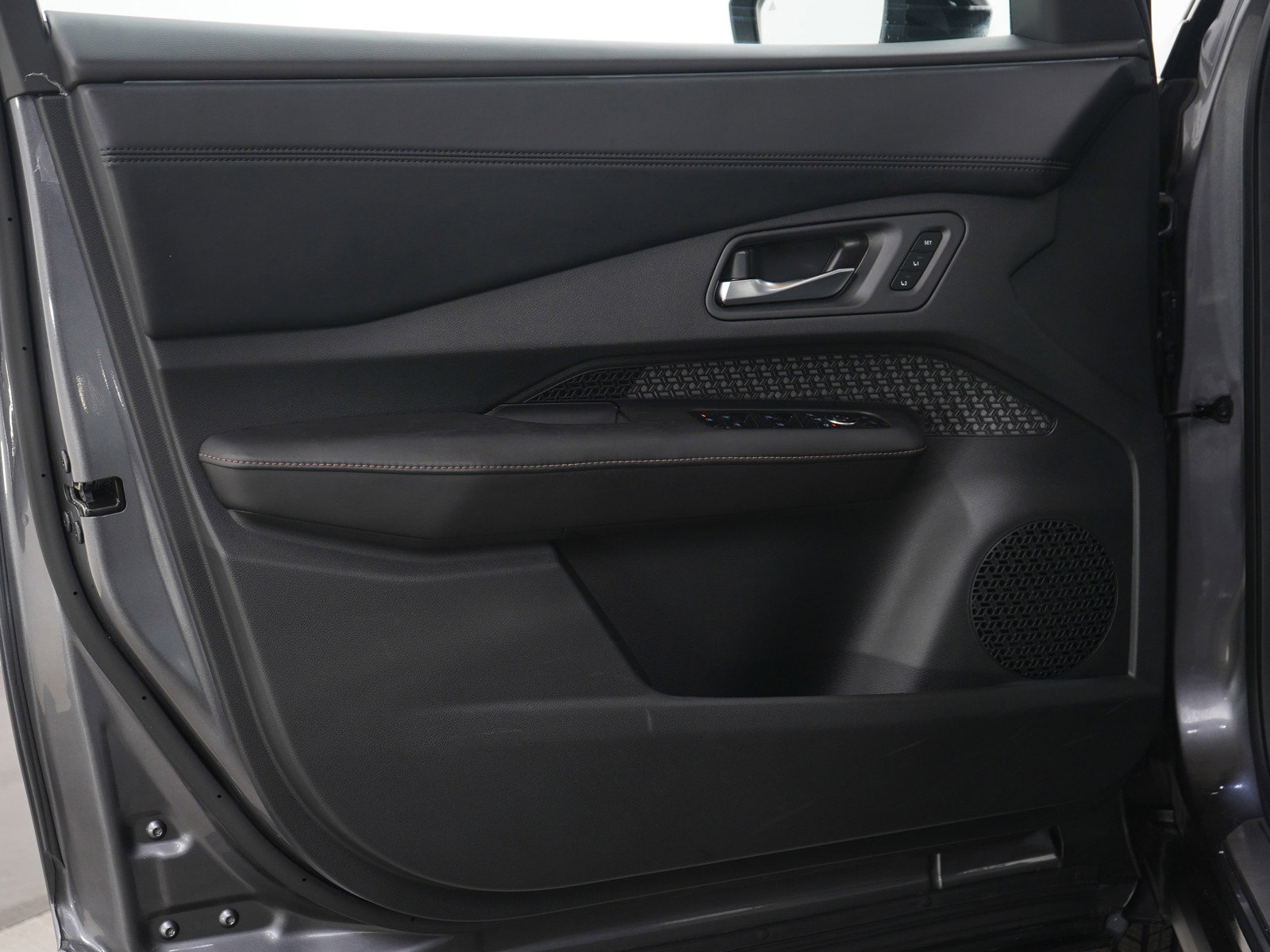 Used 2023 Nissan Ariya AWD image 19