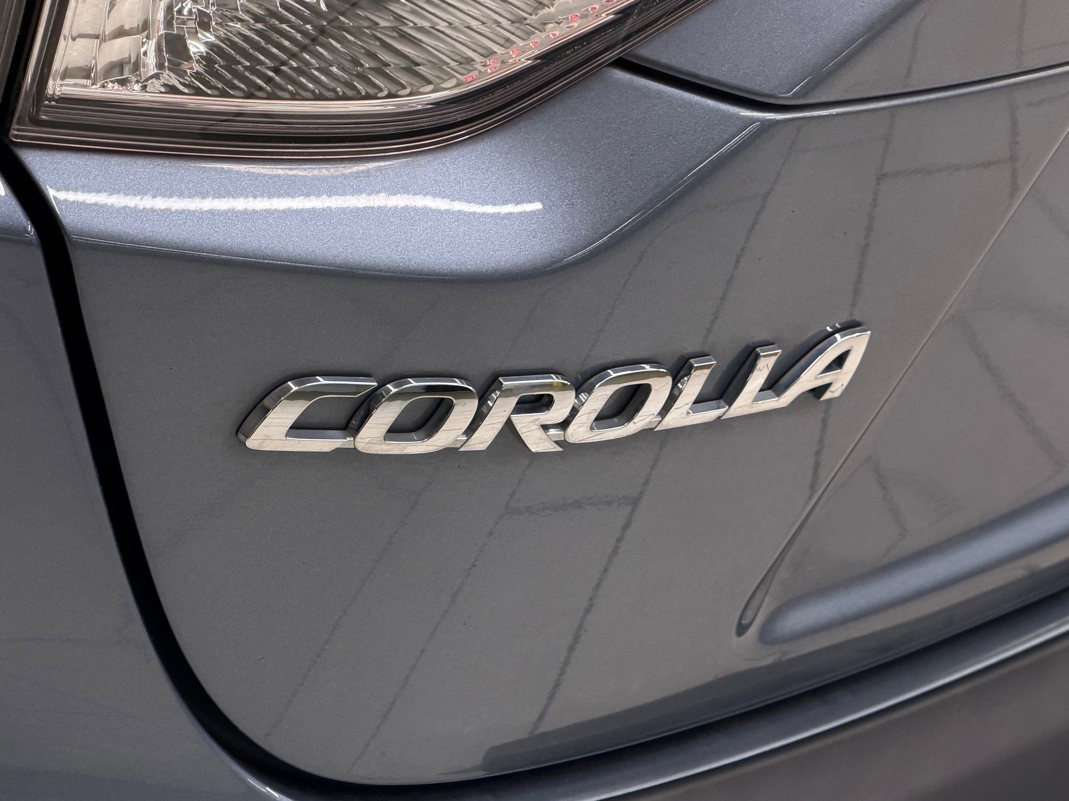 Used 2021 Toyota Corolla LE w/ Carpet Mat Package (TMS) image 28