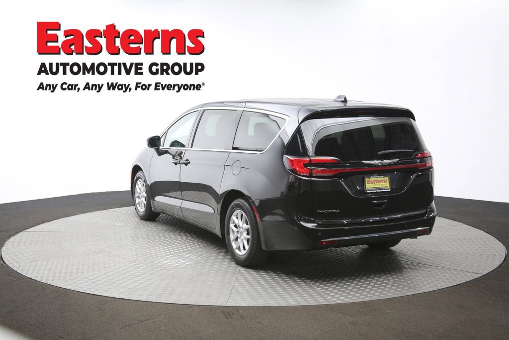 Used 2023 Chrysler Pacifica Touring-L FWD image 64