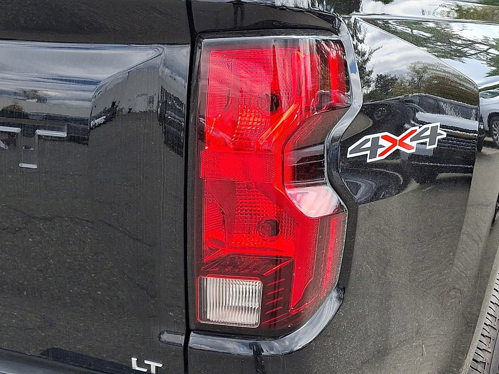 Used 2023 Chevrolet Colorado LT image 11