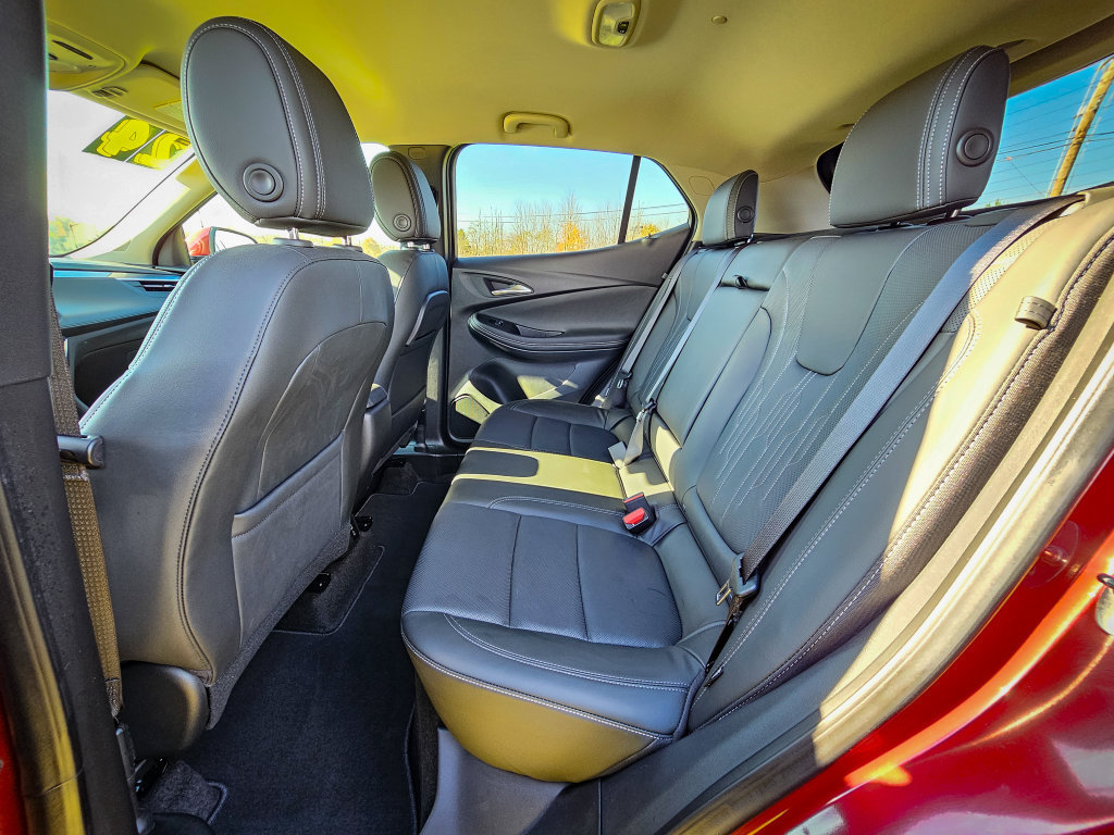 Used 2024 Buick Encore GX Avenir w/ Avenir Convenience Package FWD image 34