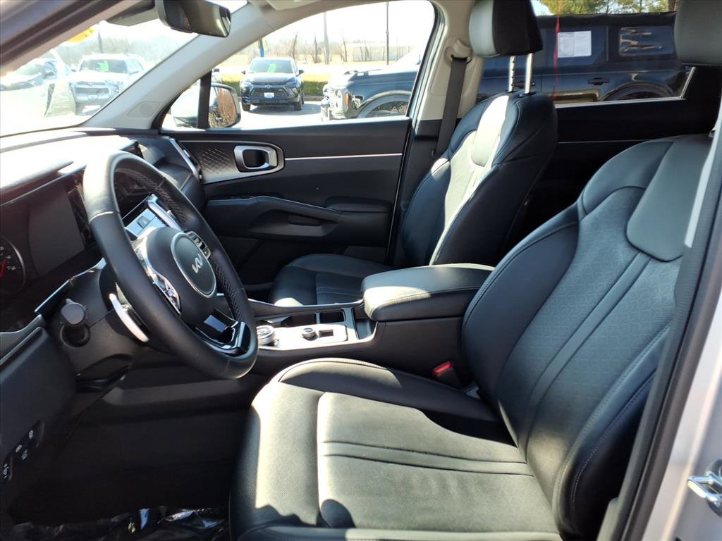 Used 2023 Kia Sorento EX image 27