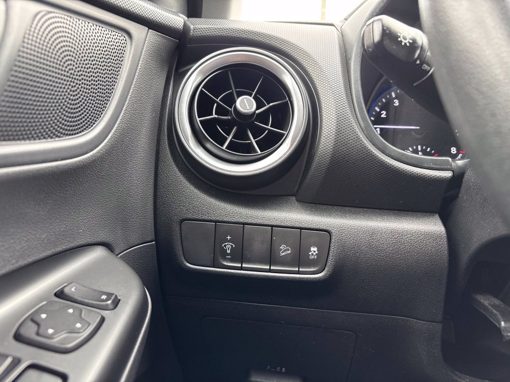 Used 2023 Hyundai Kona SEL FWD image 32