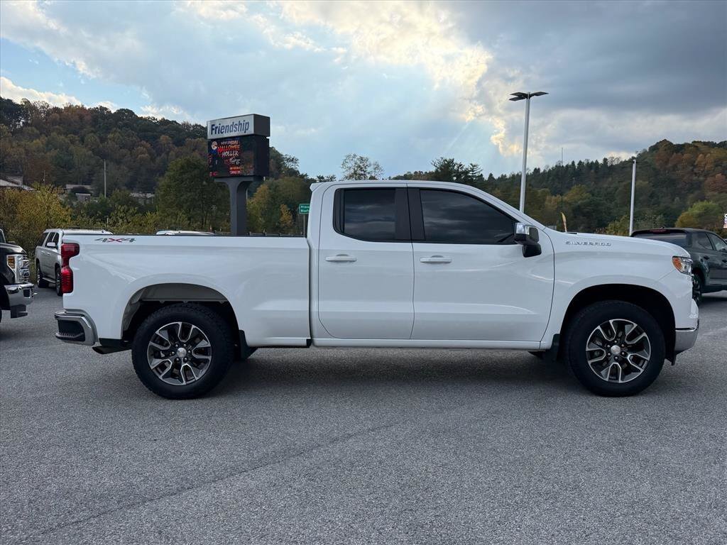 Used 2024 Chevrolet Silverado 1500 LT AWD/4WD image 11