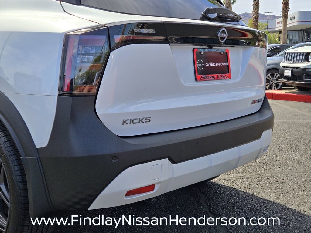 Used 2025 Nissan Kicks SR AWD/4WD image 5