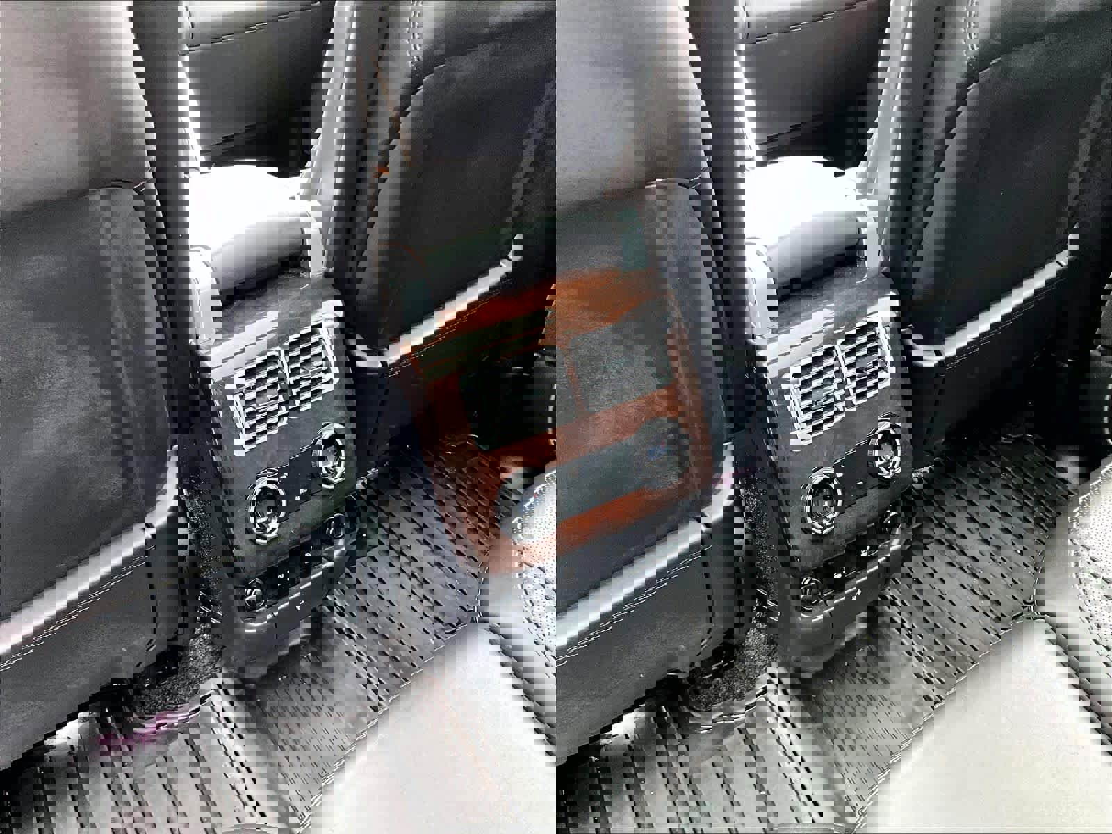 Used 2020 Land Rover Range Rover HSE image 29