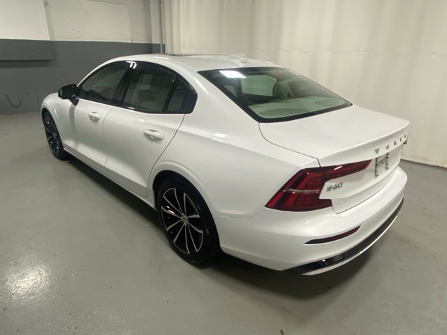 Used 2024 Volvo S60 T8 Core AWD/4WD image 2