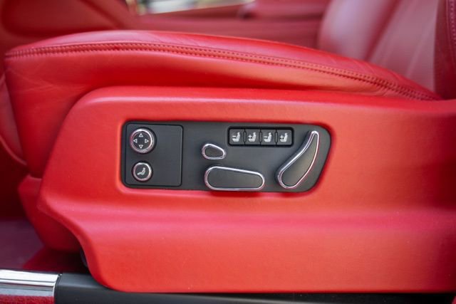 Used 2022 Bentley Bentayga image 51