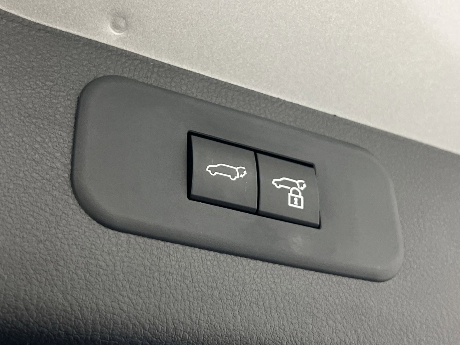 Used 2026 Lexus TX 550h AWD Plug-In Hybrid image 27