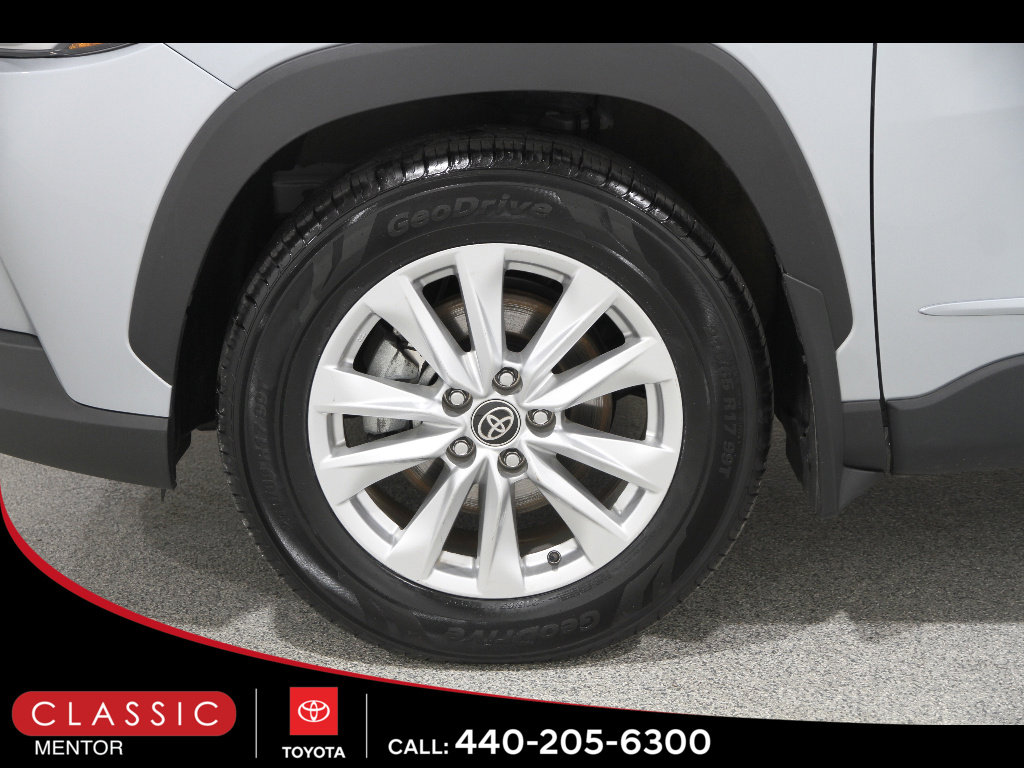 Certified 2023 Toyota Corolla Cross LE w/ Moonroof Package AWD/4WD image 21