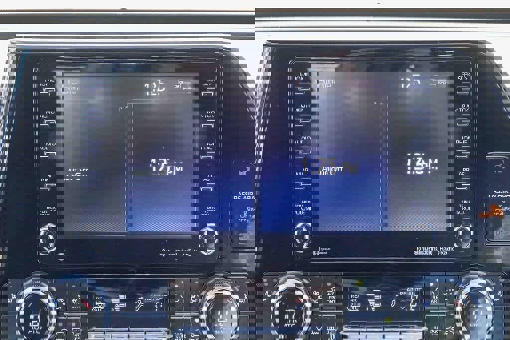 Used 2021 Toyota Highlander XLE image 11