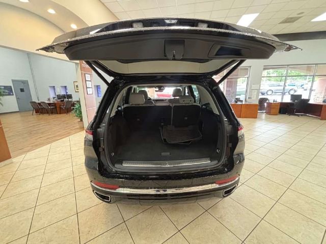Used 2022 Jeep Grand Cherokee Overland AWD/4WD image 5