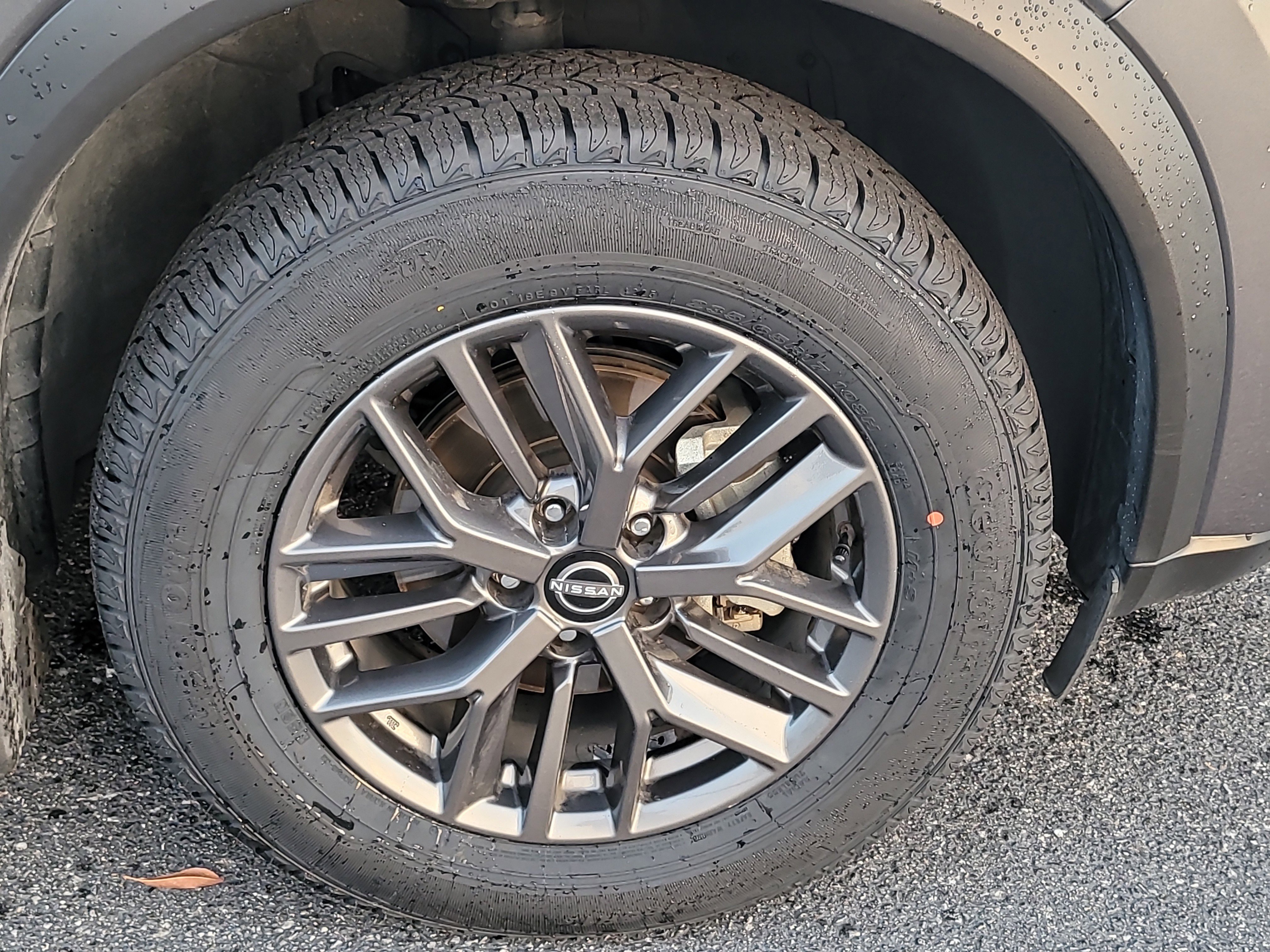 Used 2023 Nissan Rogue S image 10