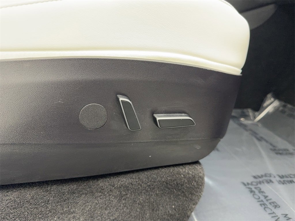 Used 2022 Tesla Model Y Long Range image 46