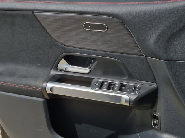 Certified 2022 Mercedes-Benz GLB 250 4MATIC image 16