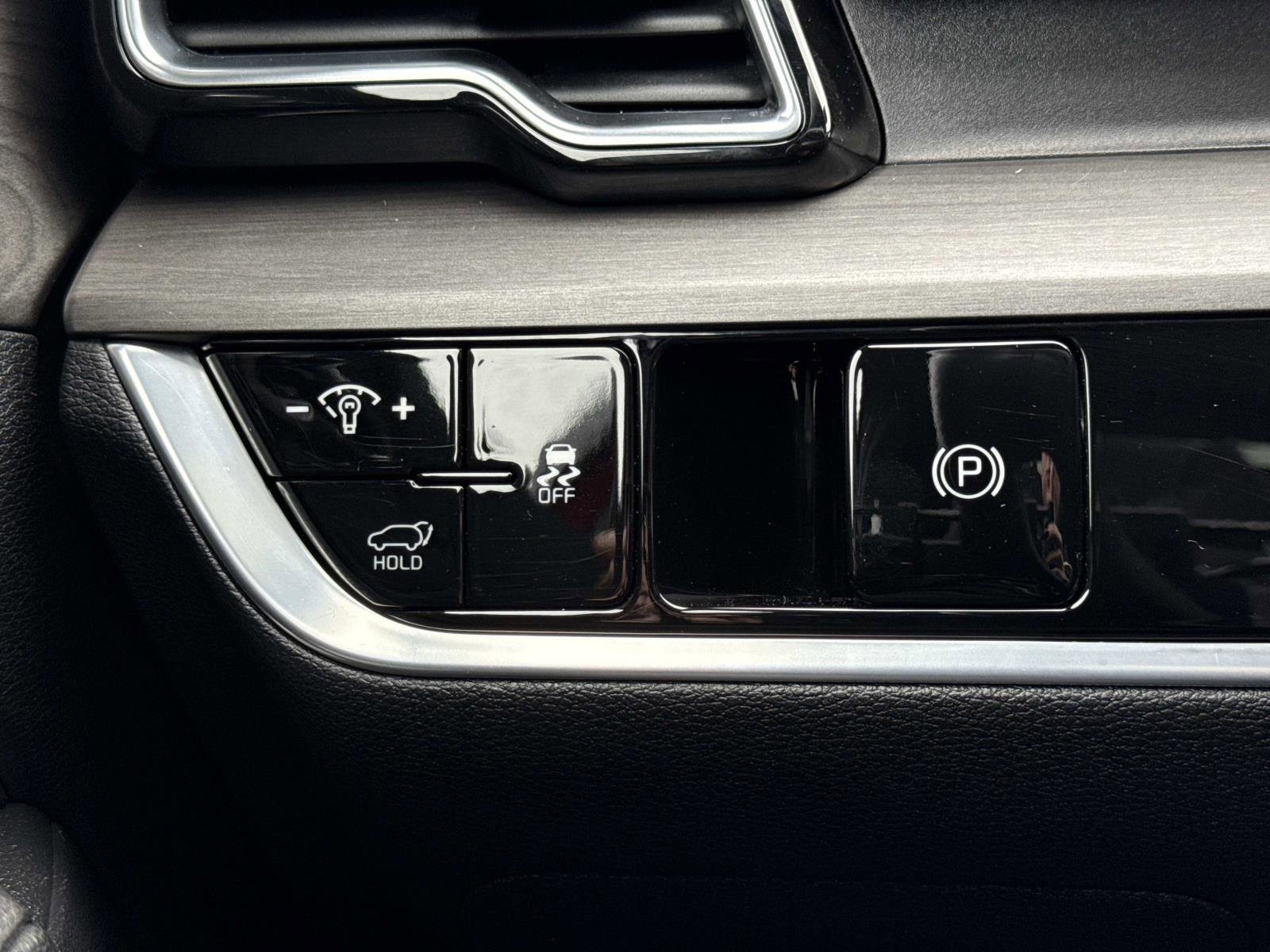 Used 2024 Kia Sportage X-Line w/ X-Line Premium Package image 13