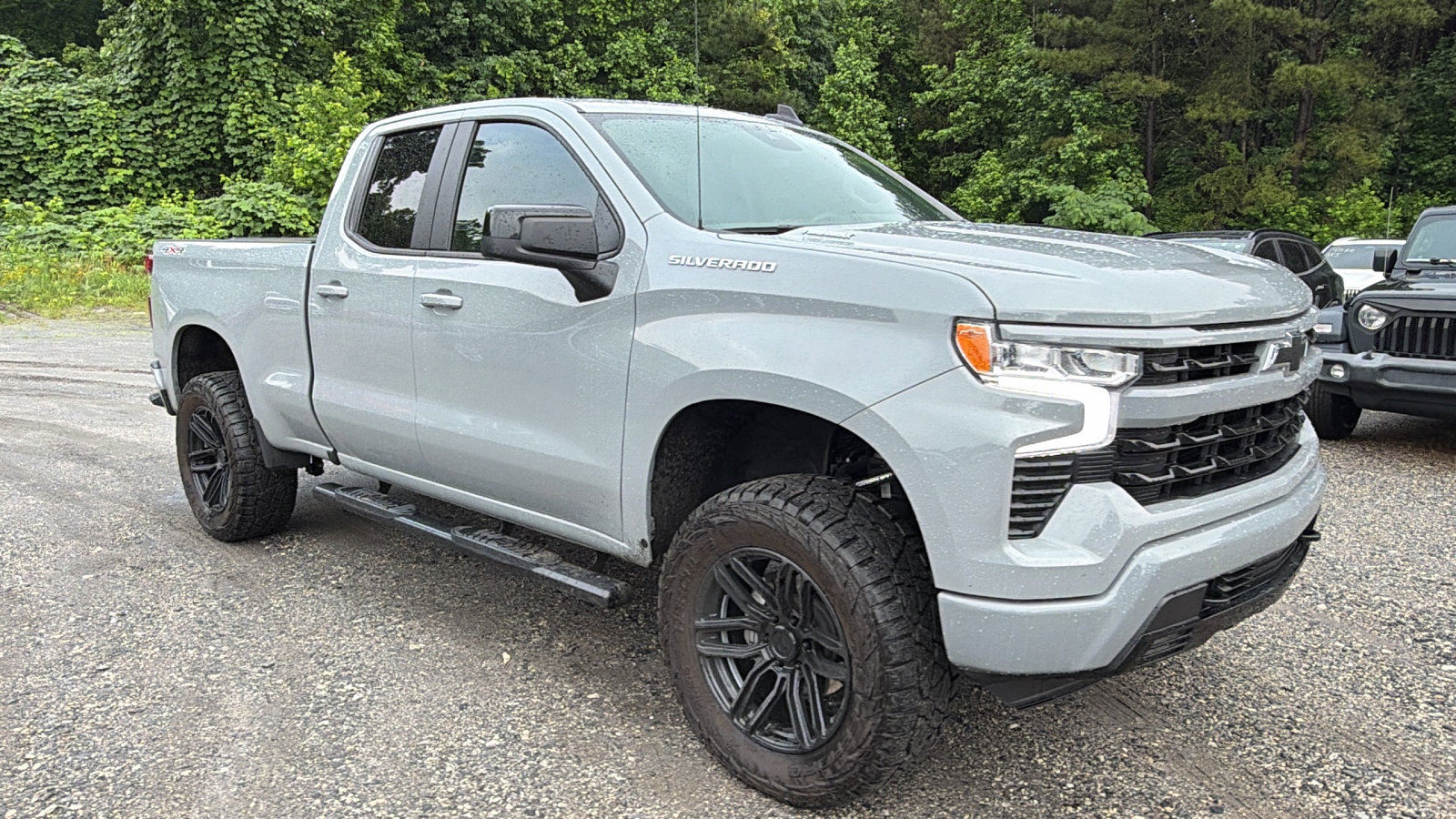 Used 2025 Chevrolet Silverado 1500 RST AWD/4WD image 5