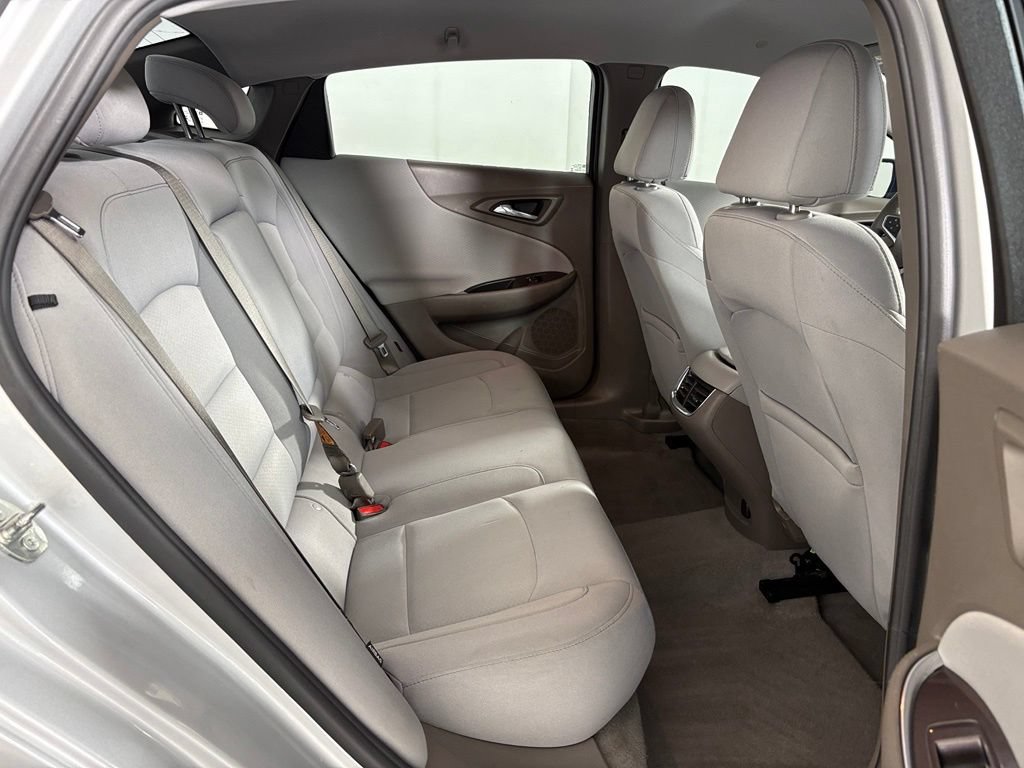 Used 2021 Chevrolet Malibu LT FWD image 39