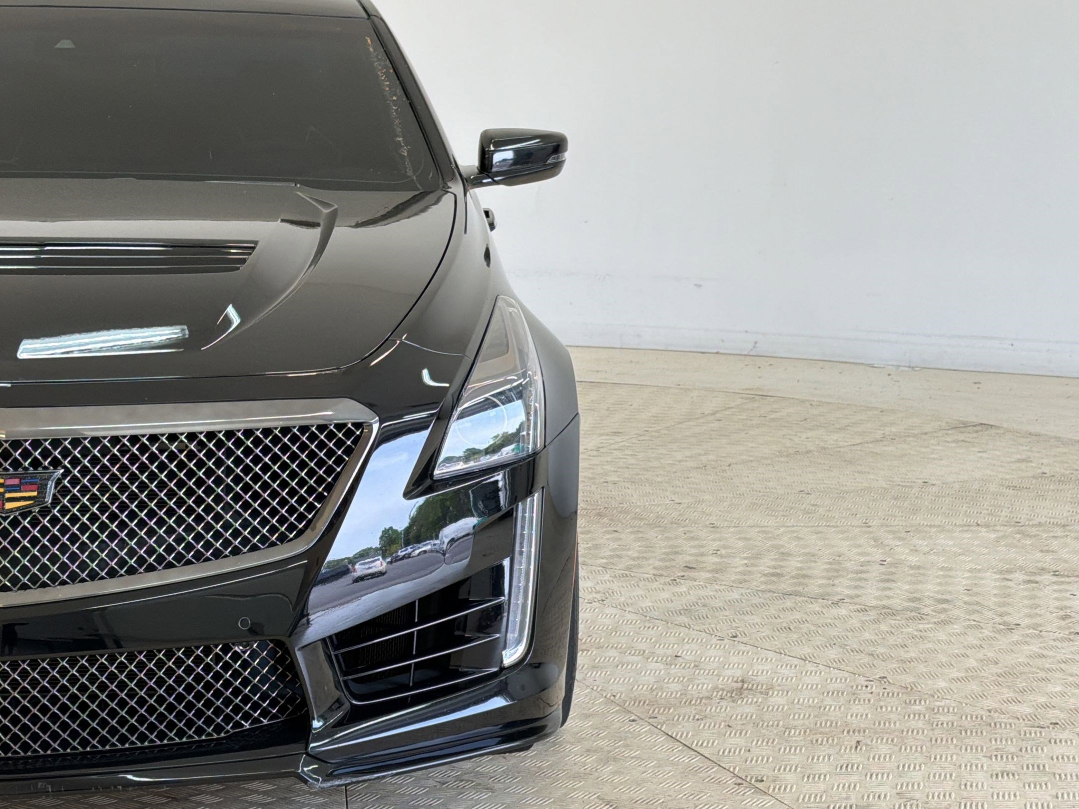 Used 2018 Cadillac CTS V w/ Luxury Package image 11