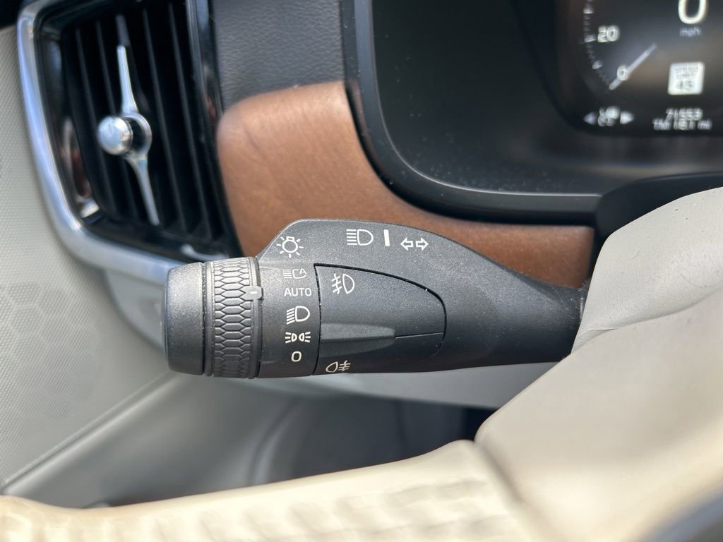 Used 2018 Volvo S90 T6 Inscription w/ Convenience Package image 28