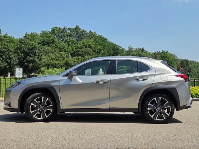 Used 2021 Lexus UX 250h w/ Accessory Package (Z1) AWD/4WD image 23