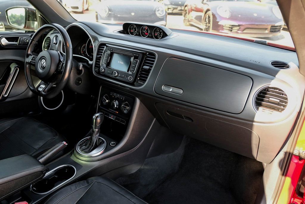 Used 2014 Volkswagen Beetle R-Line image 10