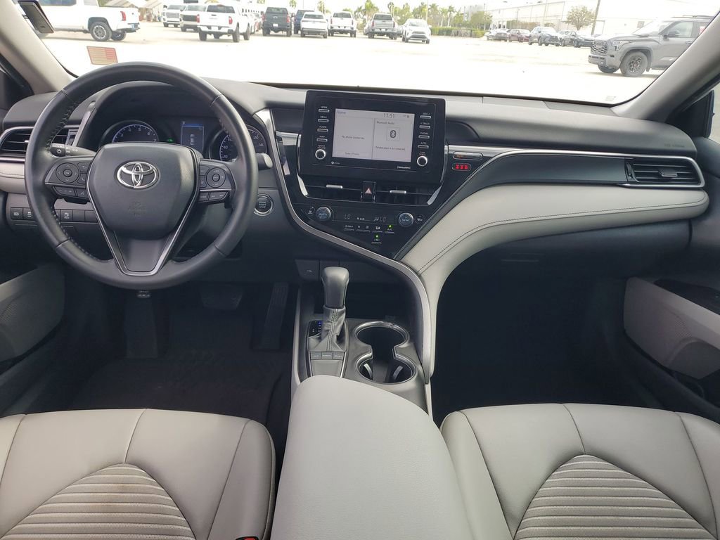 Used 2023 Toyota Camry SE image 10