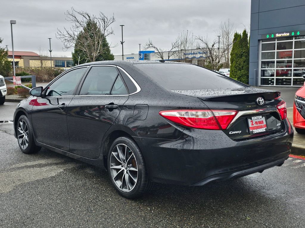 Used 2015 Toyota Camry XSE w/ Moonroof Package image 7